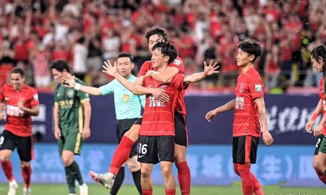 关于清晨成都蓉城备战英超，再遭质疑细节曝光，更衣室稳定，资深球员宣示担当的信息