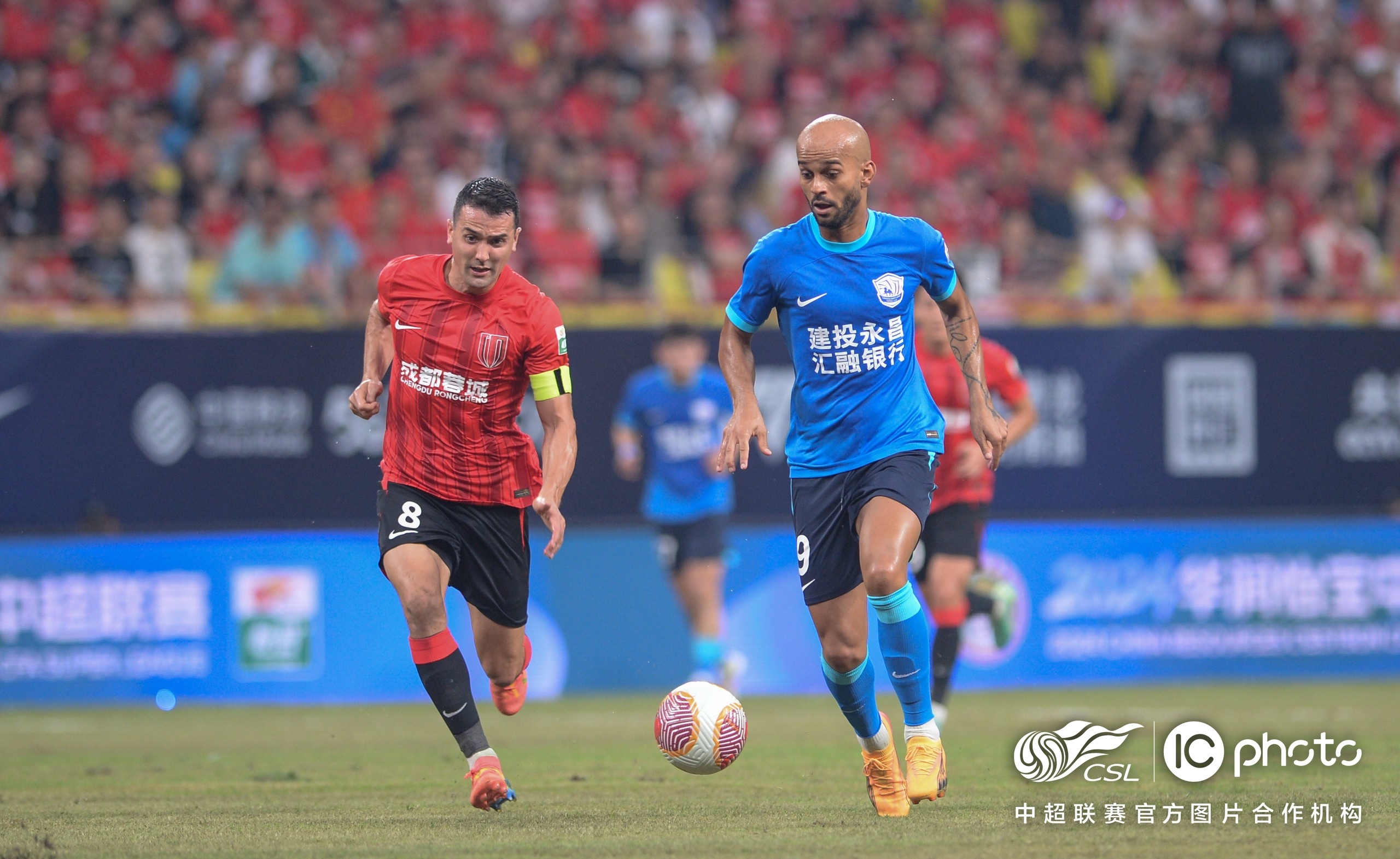 关于清晨成都蓉城备战英超，再遭质疑细节曝光，更衣室稳定，资深球员宣示担当的信息